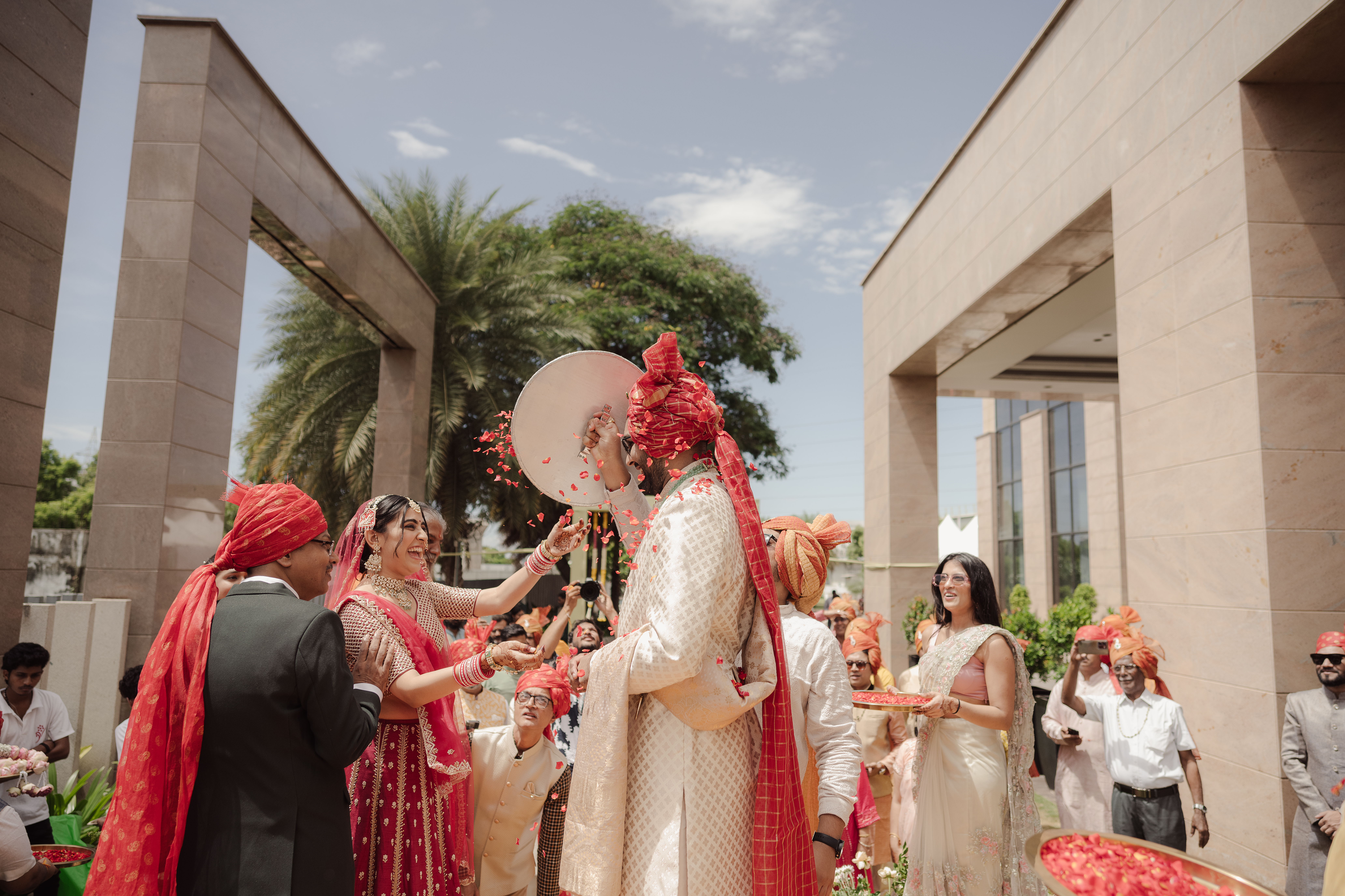 Ultimate Guide to Gujarati Wedding Photography in Mumbai: Pricing & Tips