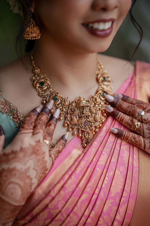 Mathivadhani & Aravind — photograph 7