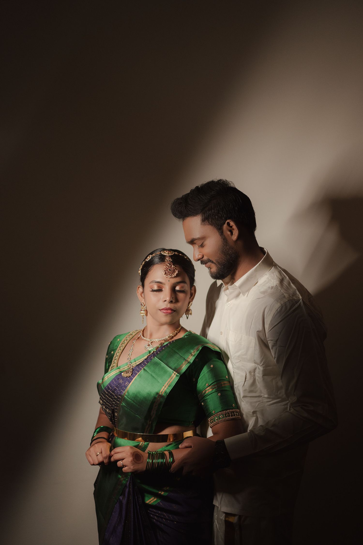 Valarmathy & Varun — photograph 2